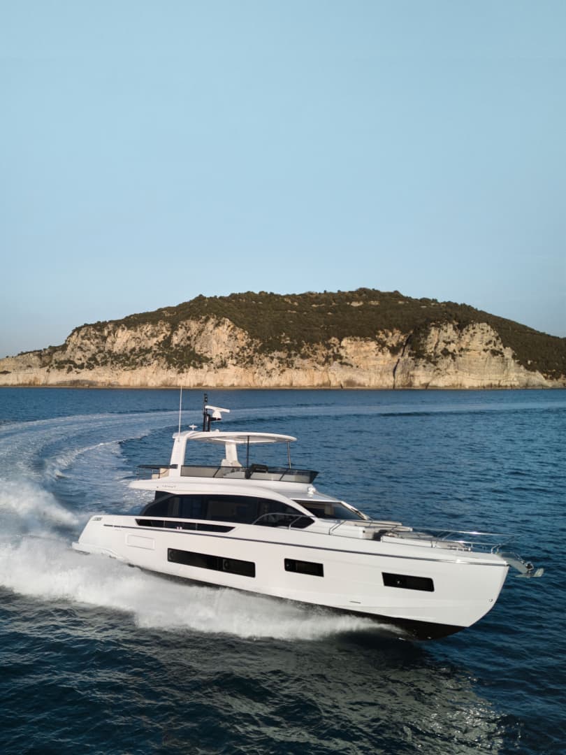 2026 Azimut 62 FLY