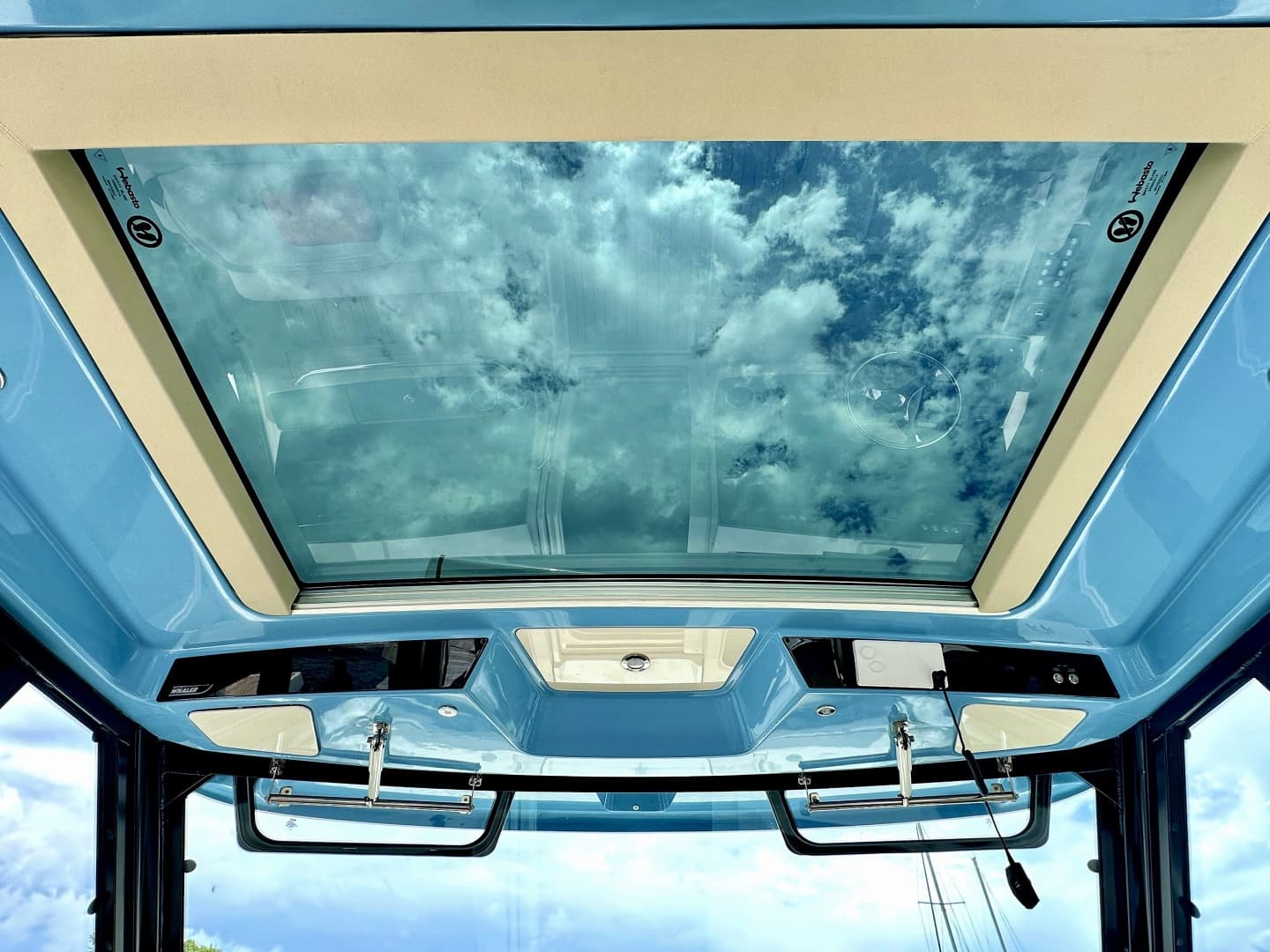 2023 Boston Whaler 405 Conquest