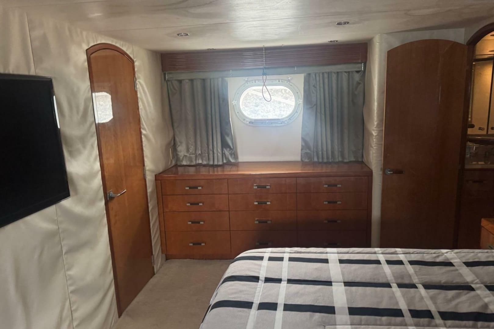 2007 Hatteras 