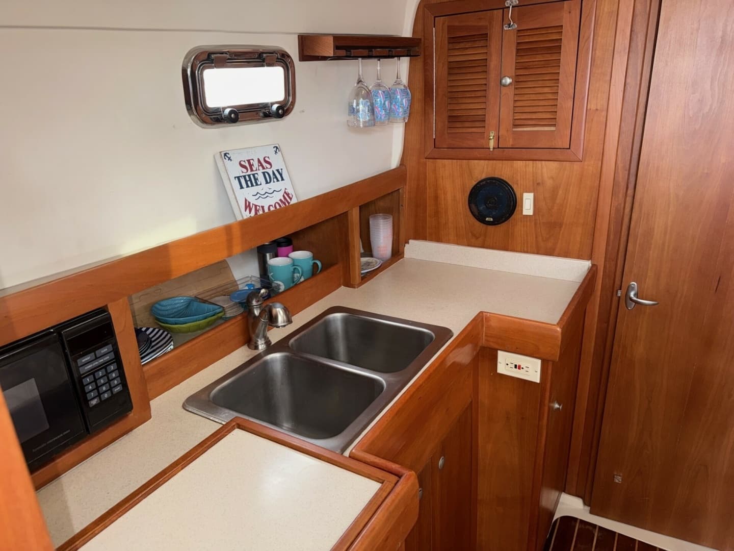 2003 Mainship 34' Pilot
