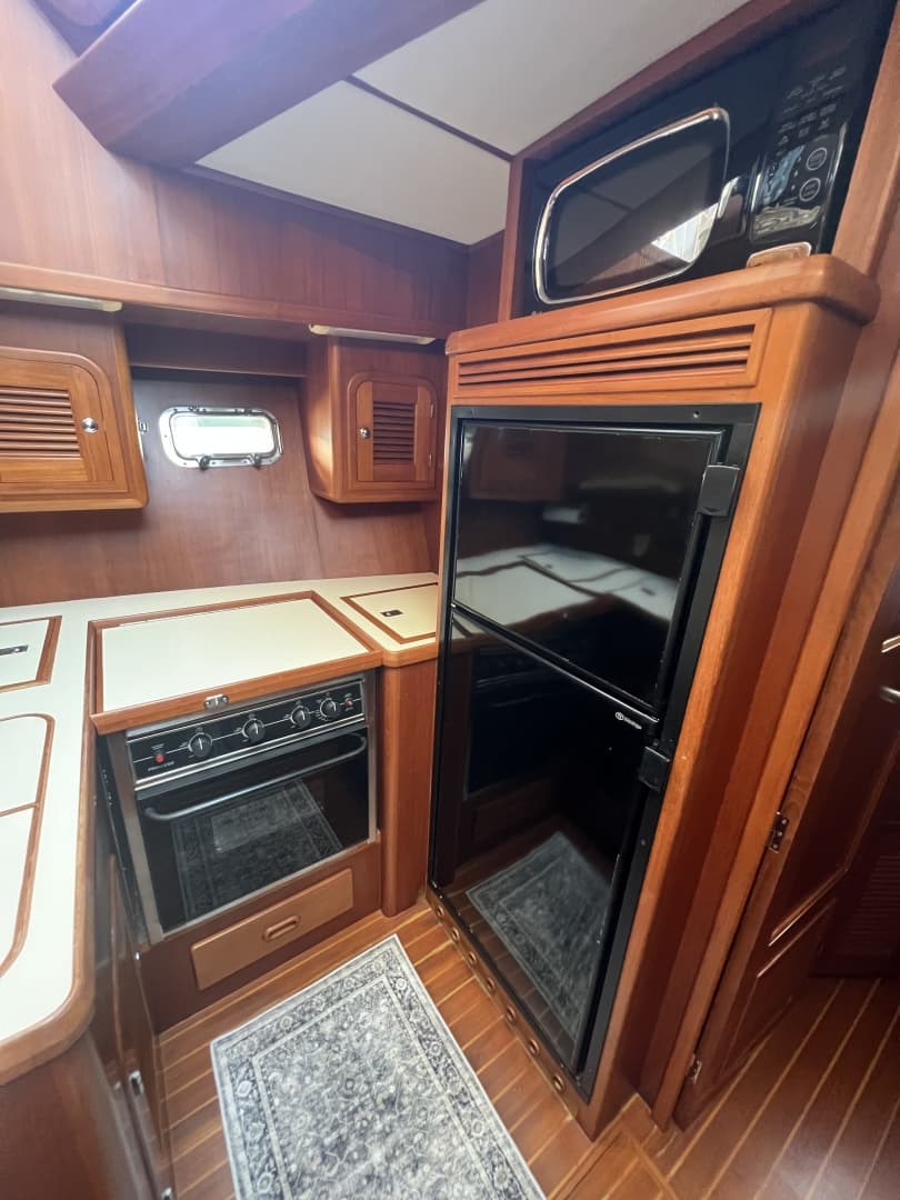 2007 Heritage East 36 Sundeck Trawler