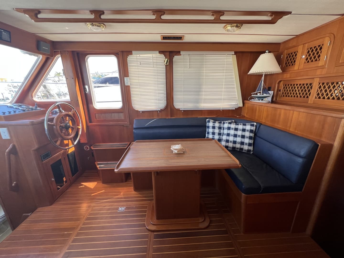 2007 Heritage East 36 Sundeck Trawler