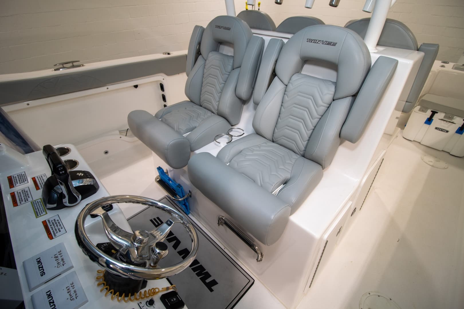 2023 Twin Vee 340 GFX