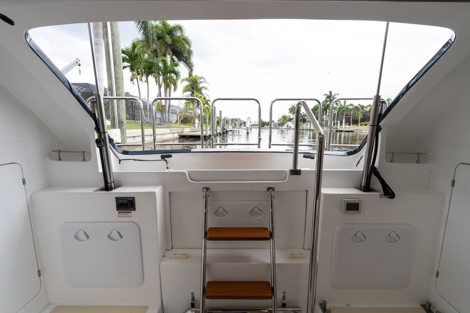 Hydrolic Transom Garage Door