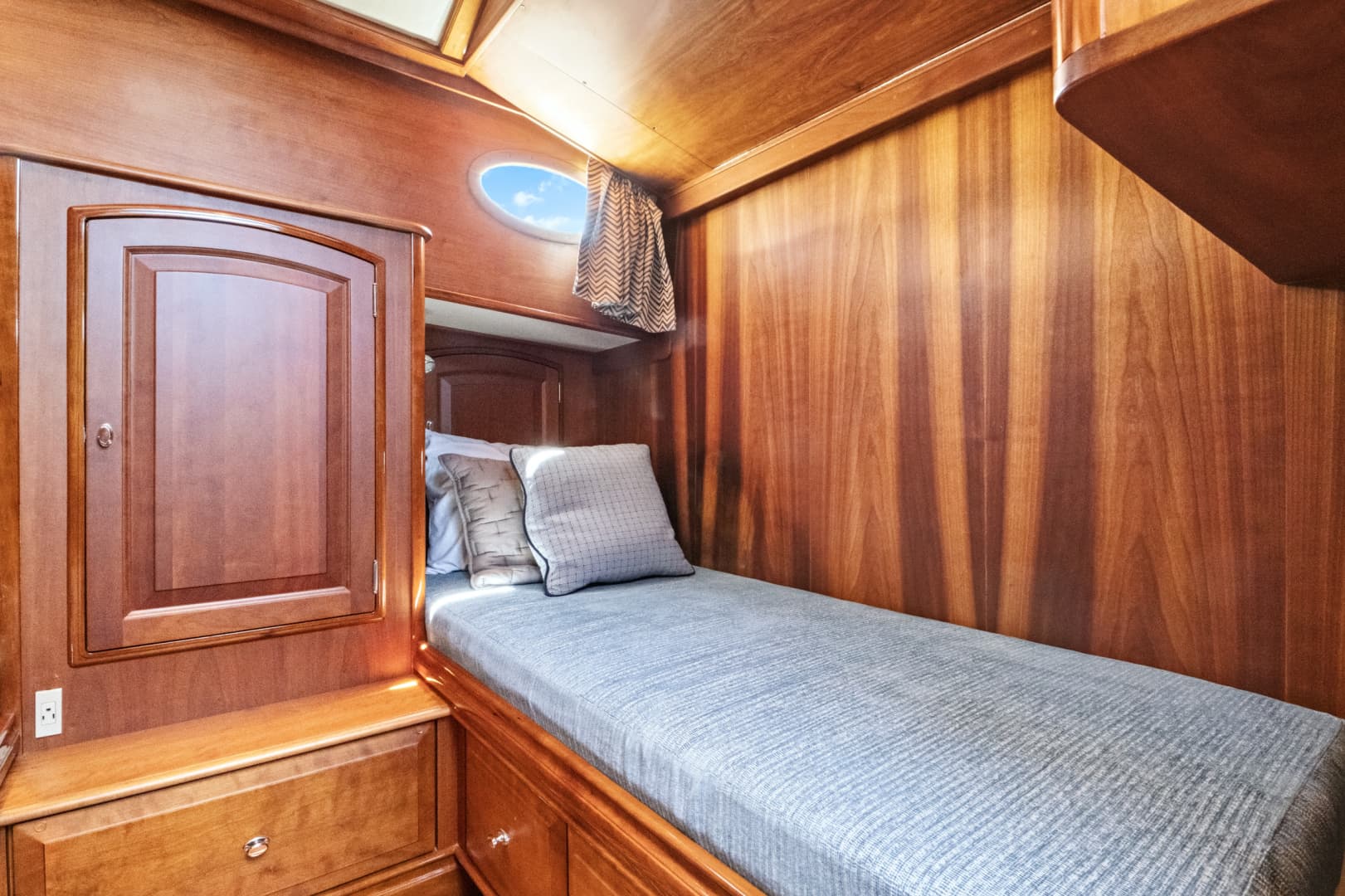 2007 Hinckley TALARIA 55MY