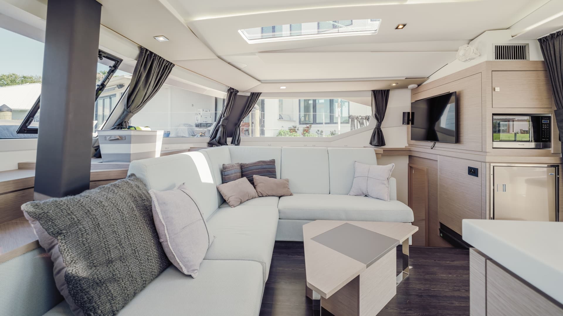 2020 Fountaine Pajot Saona 47