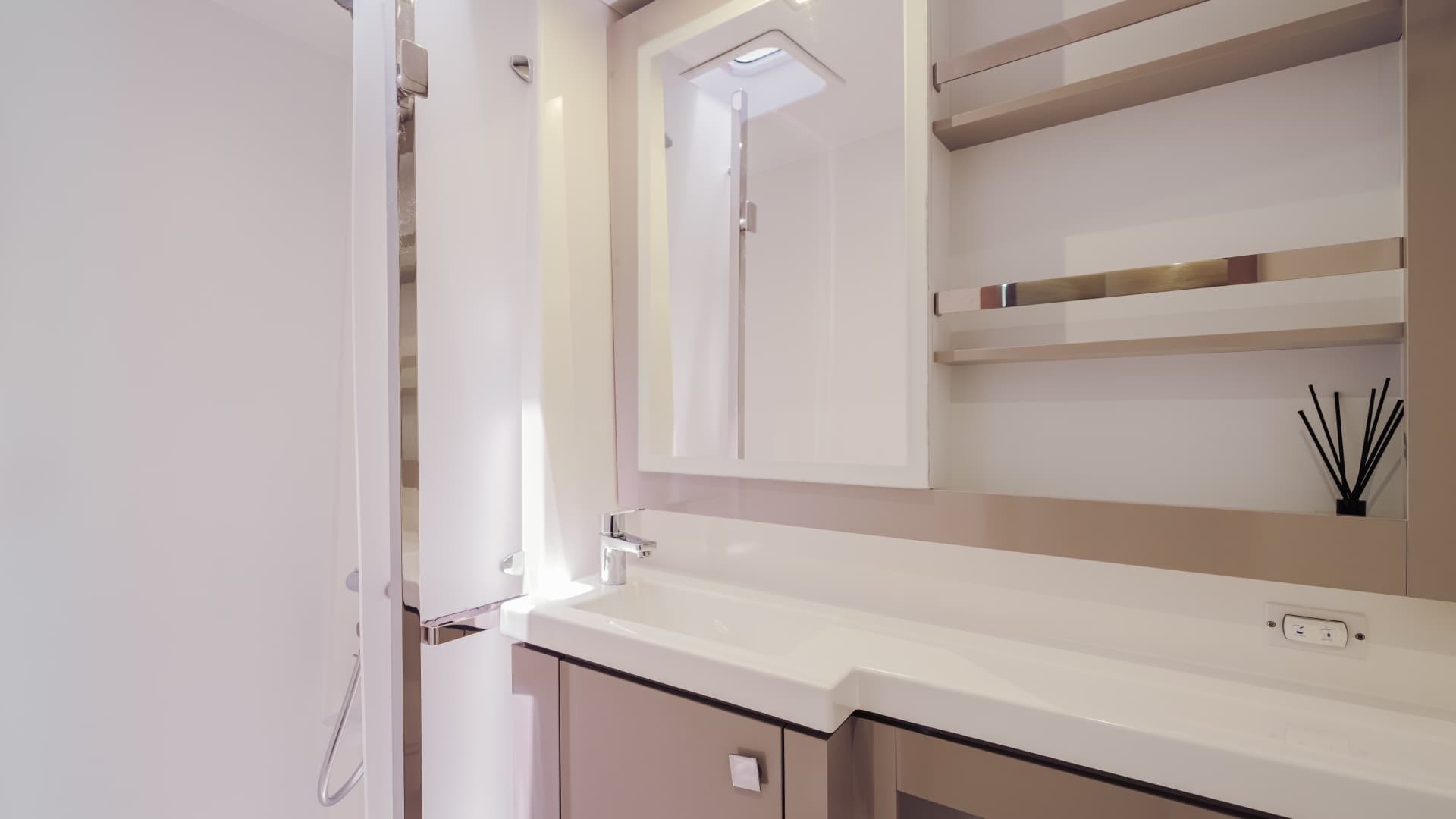 2020 Fountaine Pajot Saona 47