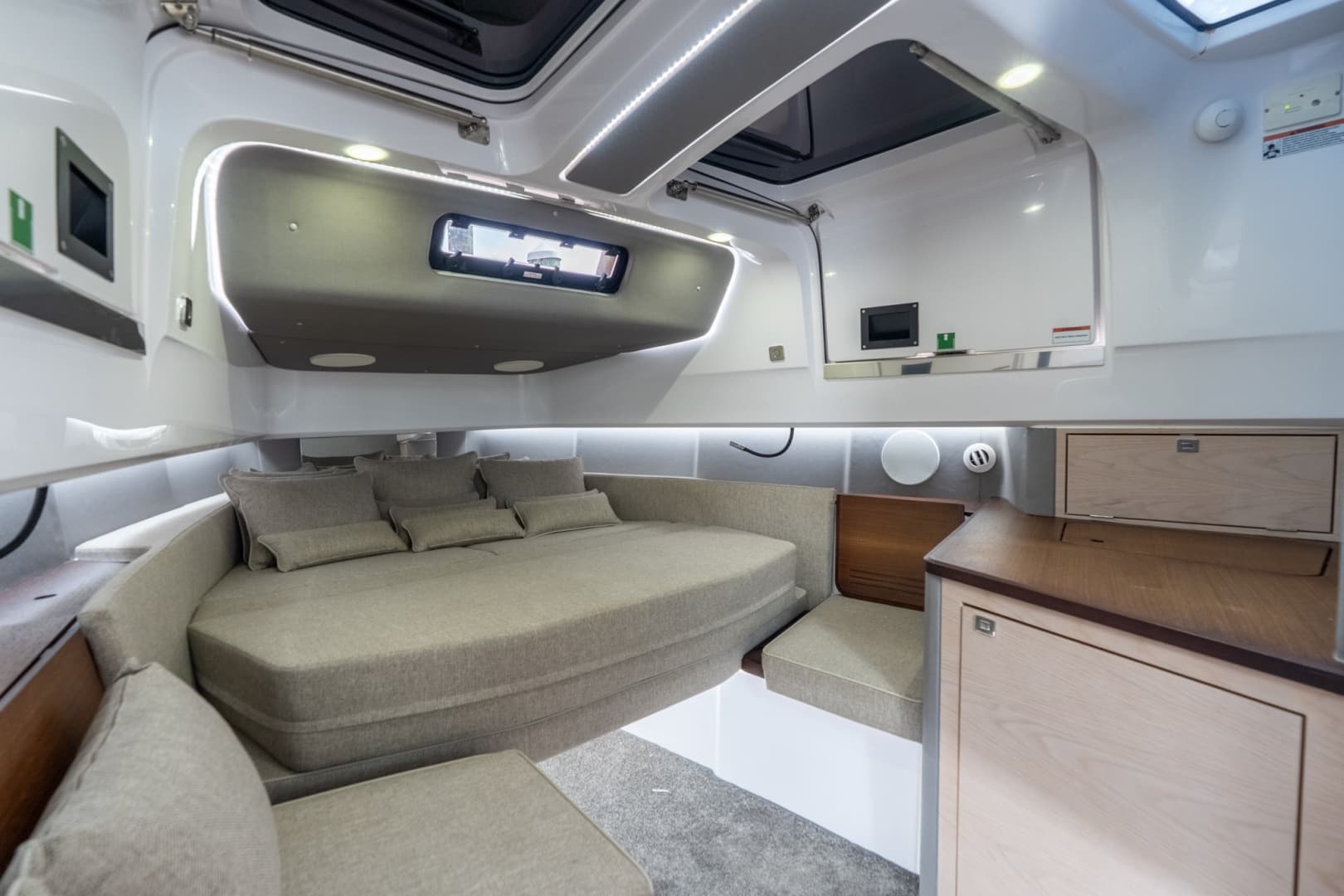 2024 Axopar 45 XC Cross Cabin