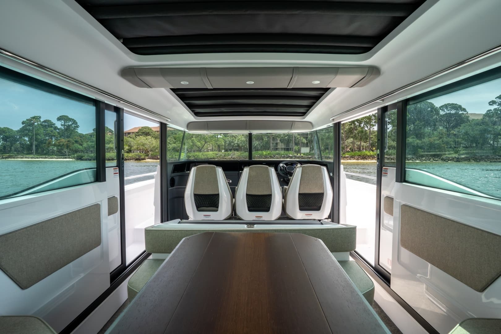 2024 Axopar 45 XC Cross Cabin