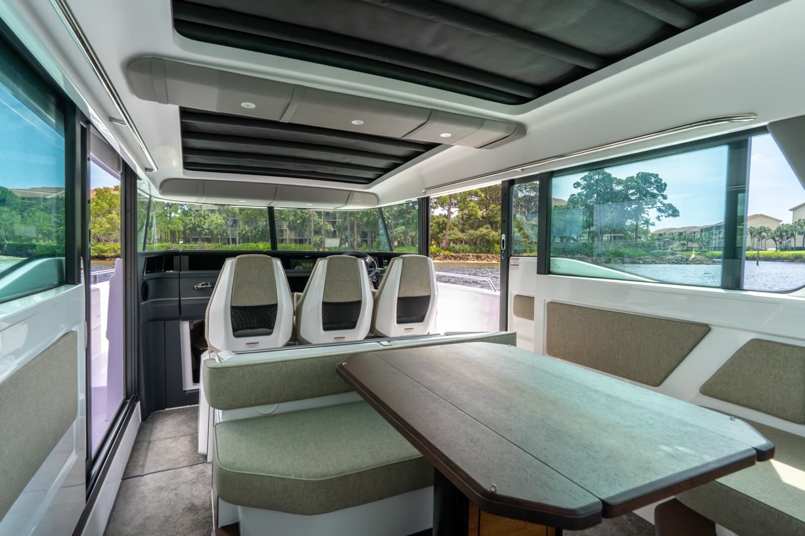 2024 Axopar 45 XC Cross Cabin