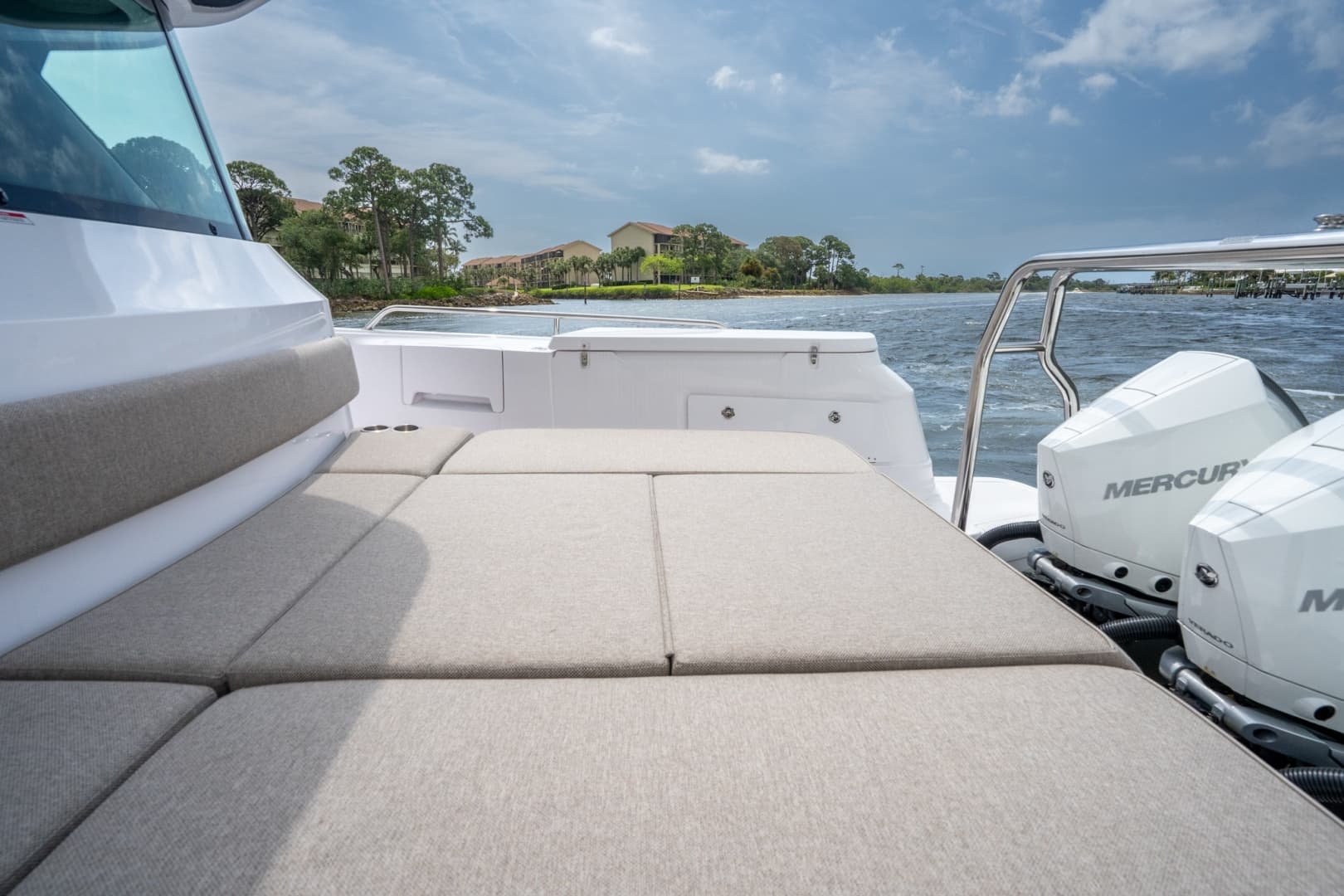 2024 Axopar 45 XC Cross Cabin