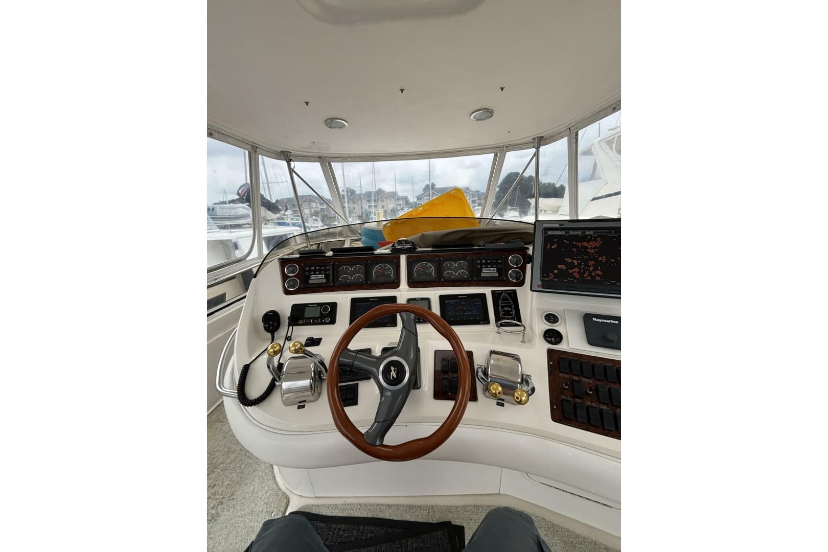 1999 Sea Ray 480 Sedan Bridge