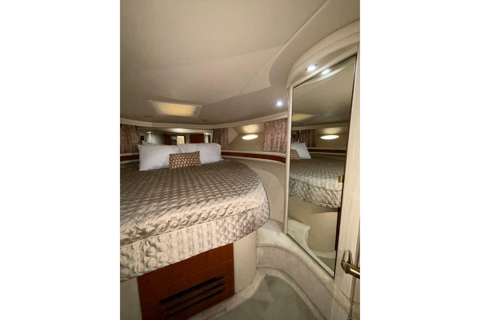 1999 Sea Ray 480 Sedan Bridge