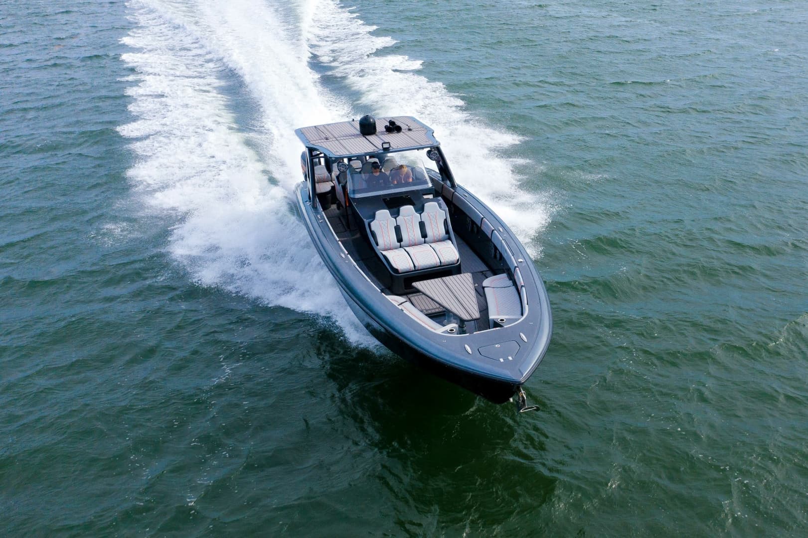 2019 Midnight Express 