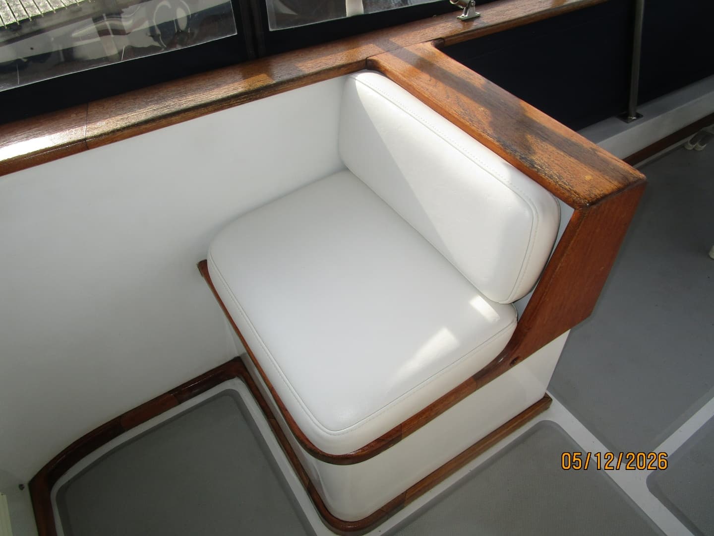 36' Monk flybridge starboard forward seating