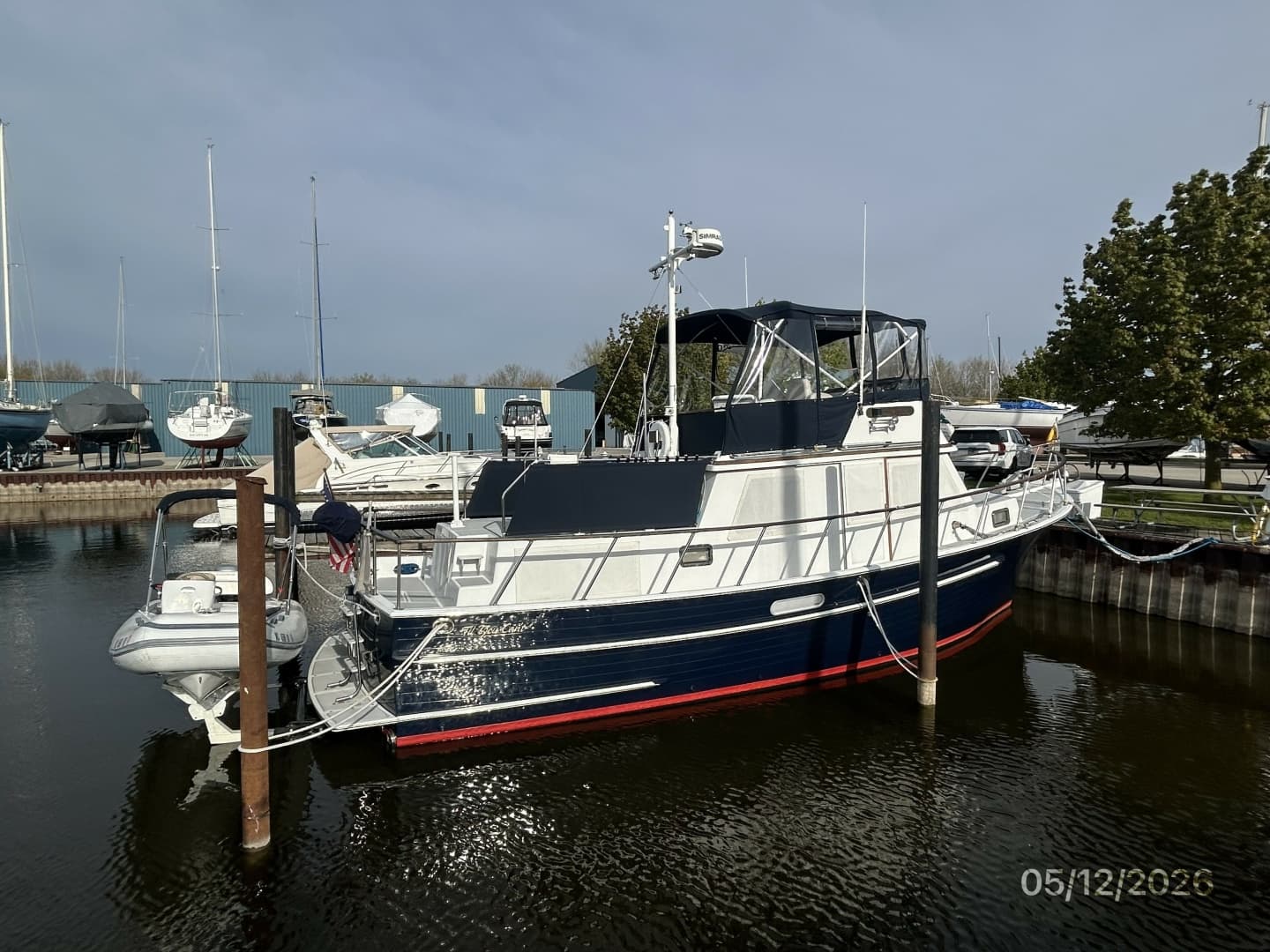 36' Monk starboard aft profile