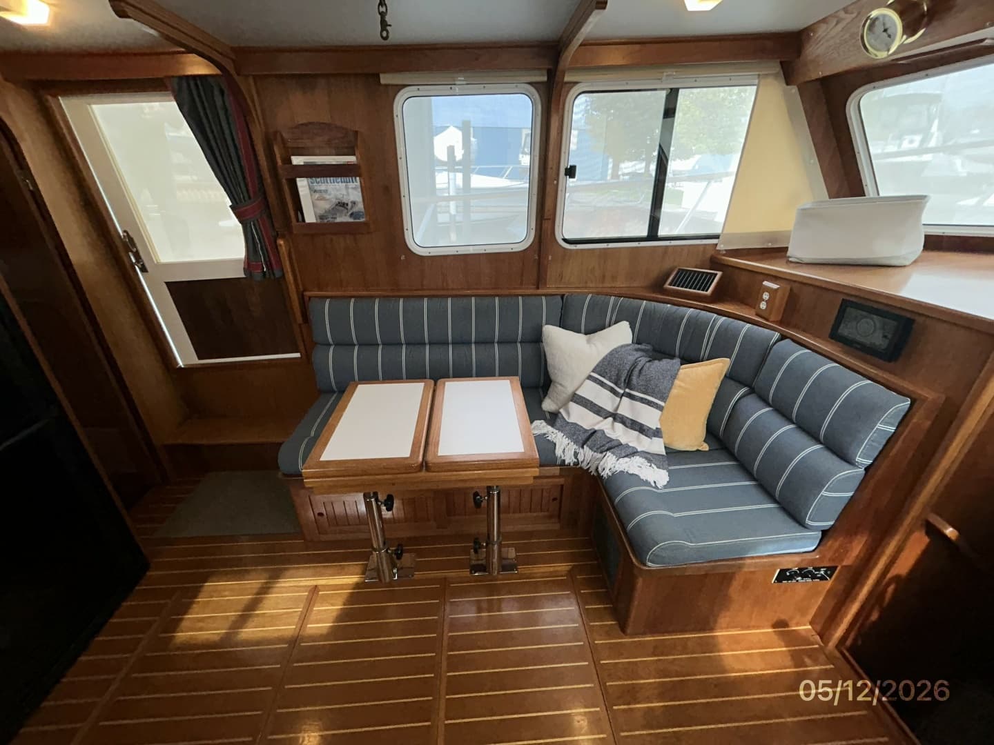 36' Monk salon port
