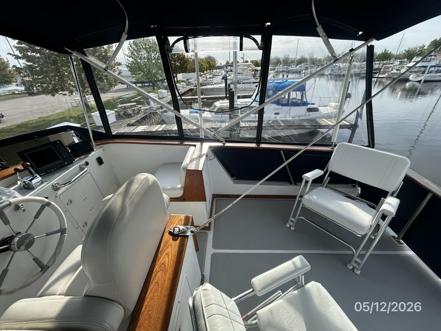36' Monk flybridge starboard