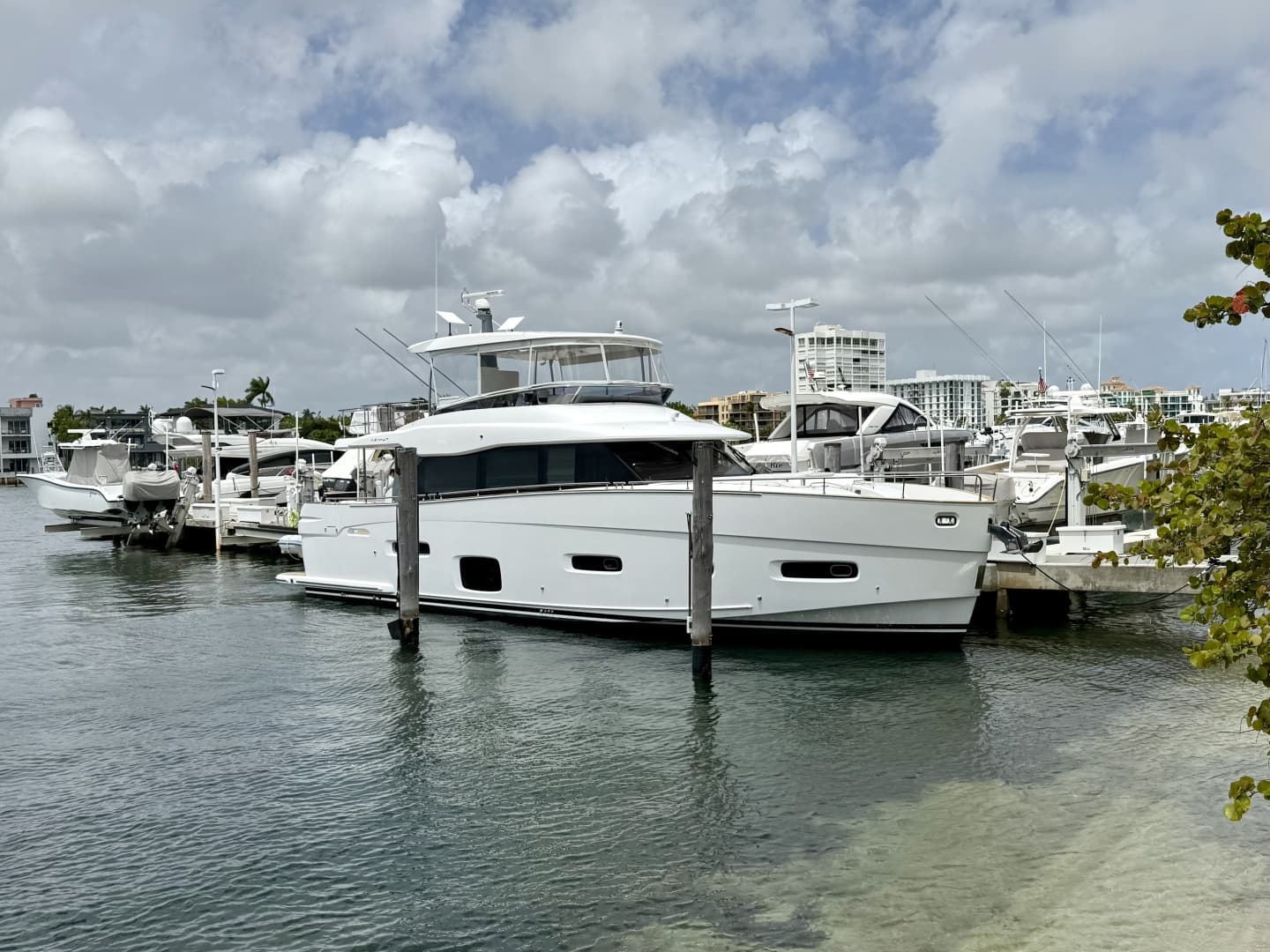 2020 Azimut Magellano 66