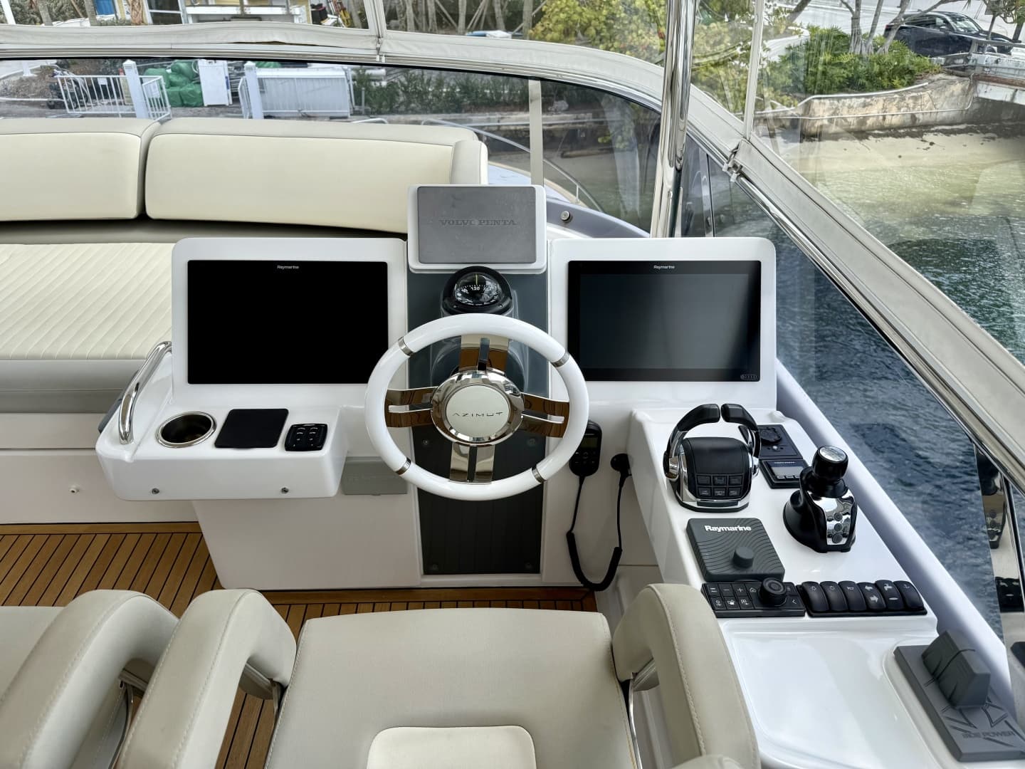 2020 Azimut Magellano 66