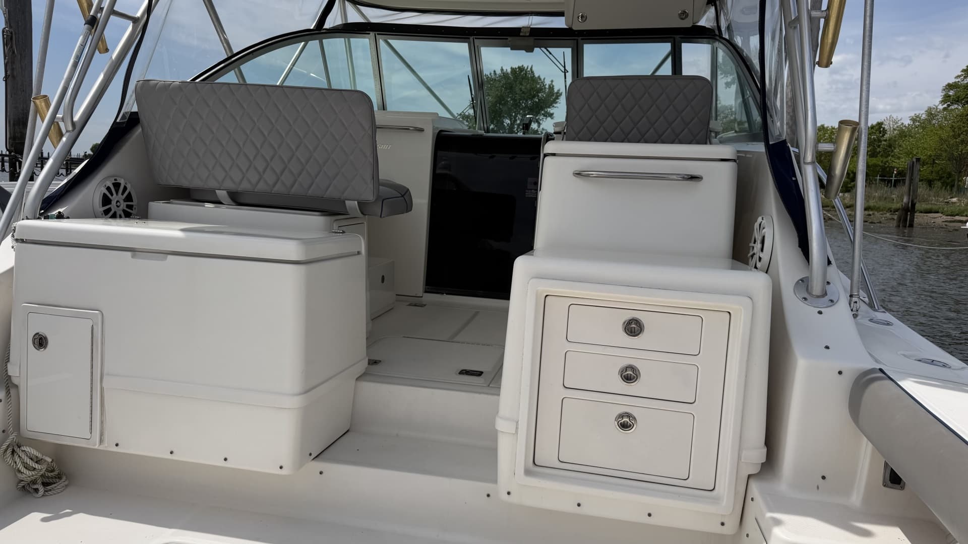 2003 Pursuit 3400 Express