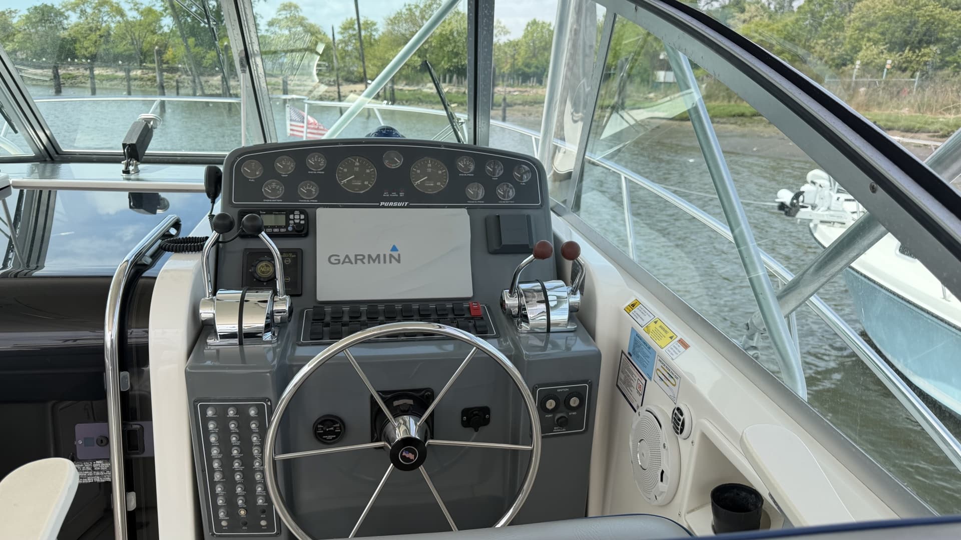 2003 Pursuit 3400 Express