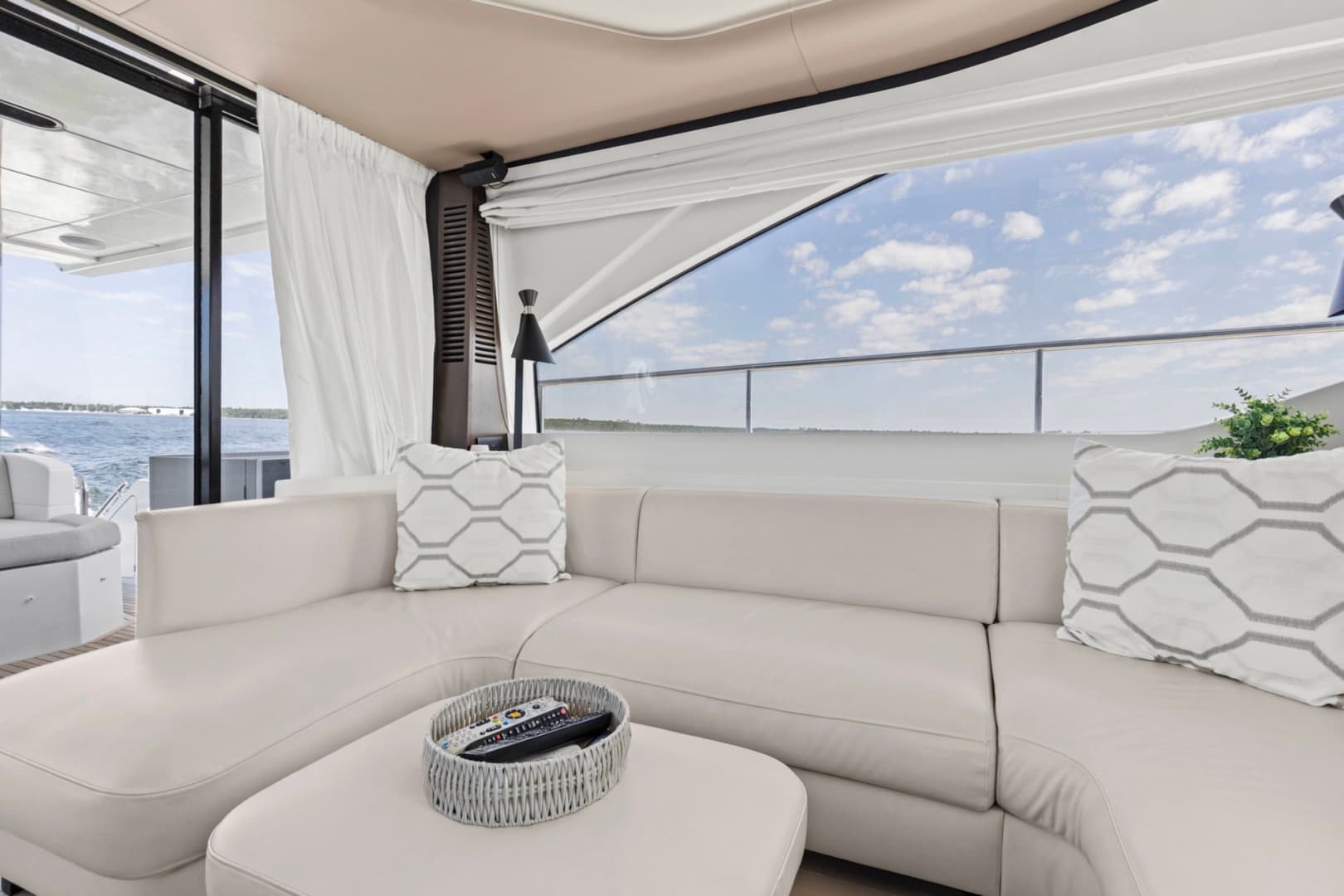 2019 Azimut 60 FLY