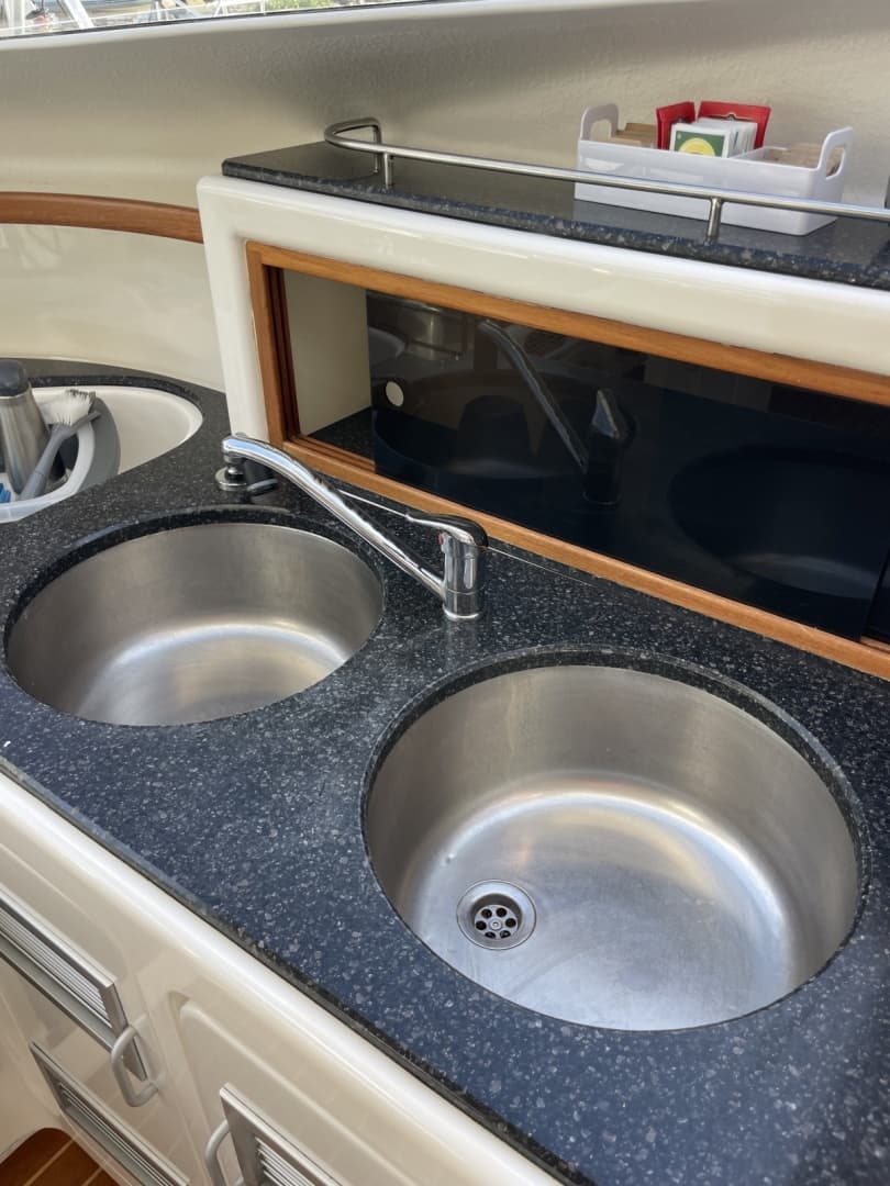 2011 Voyage Yachts 520