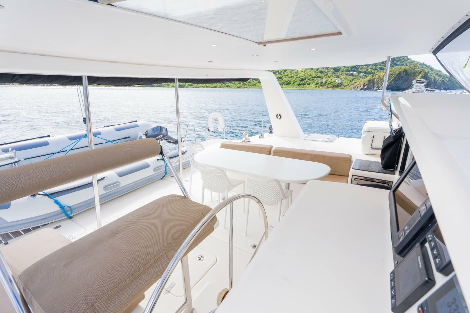 2011 Voyage Yachts 520