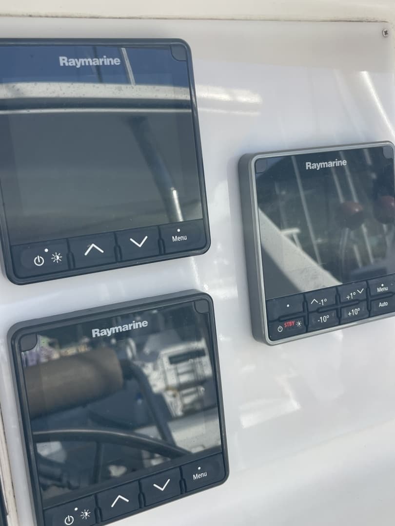 2011 Voyage Yachts 520