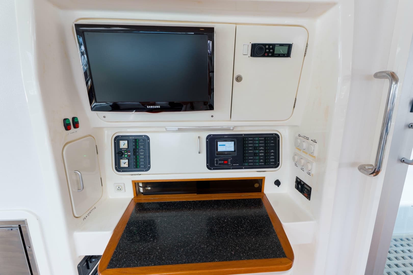 2011 Voyage Yachts 520