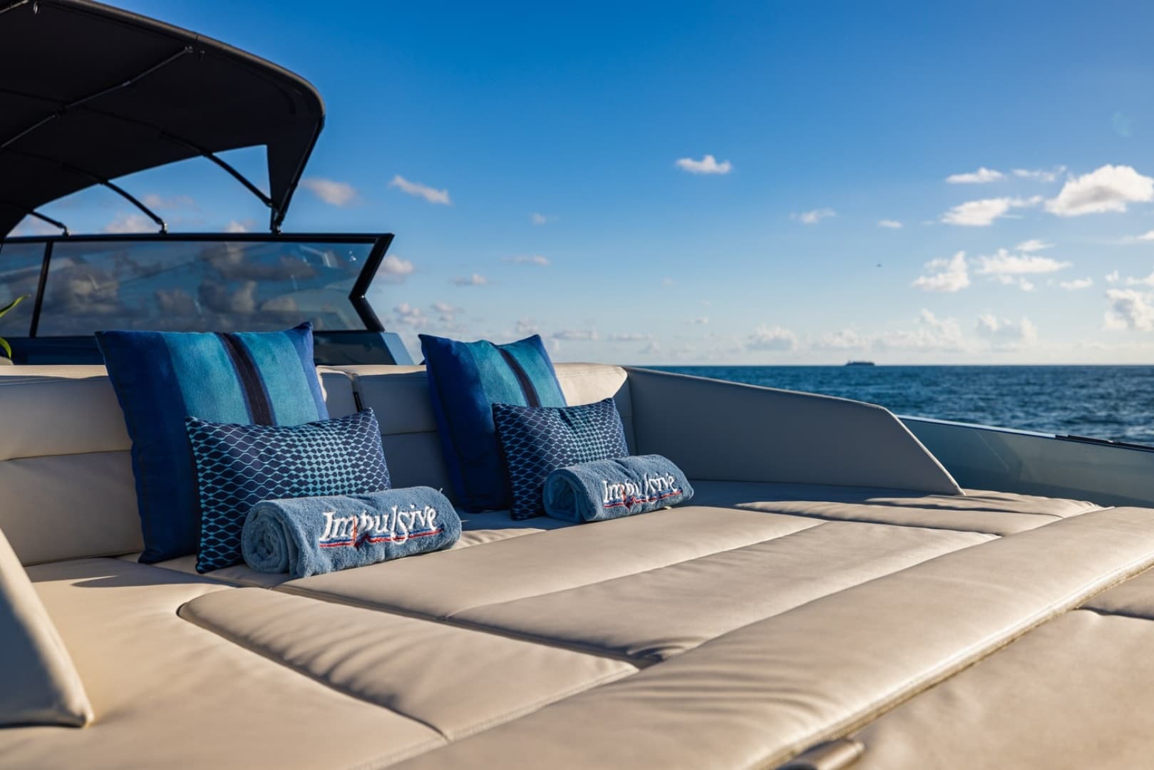 2019 Vanquish Yachts VQ58
