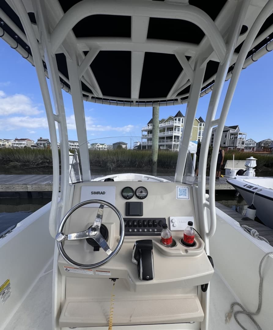 2023 Boston Whaler 220 Dauntless
