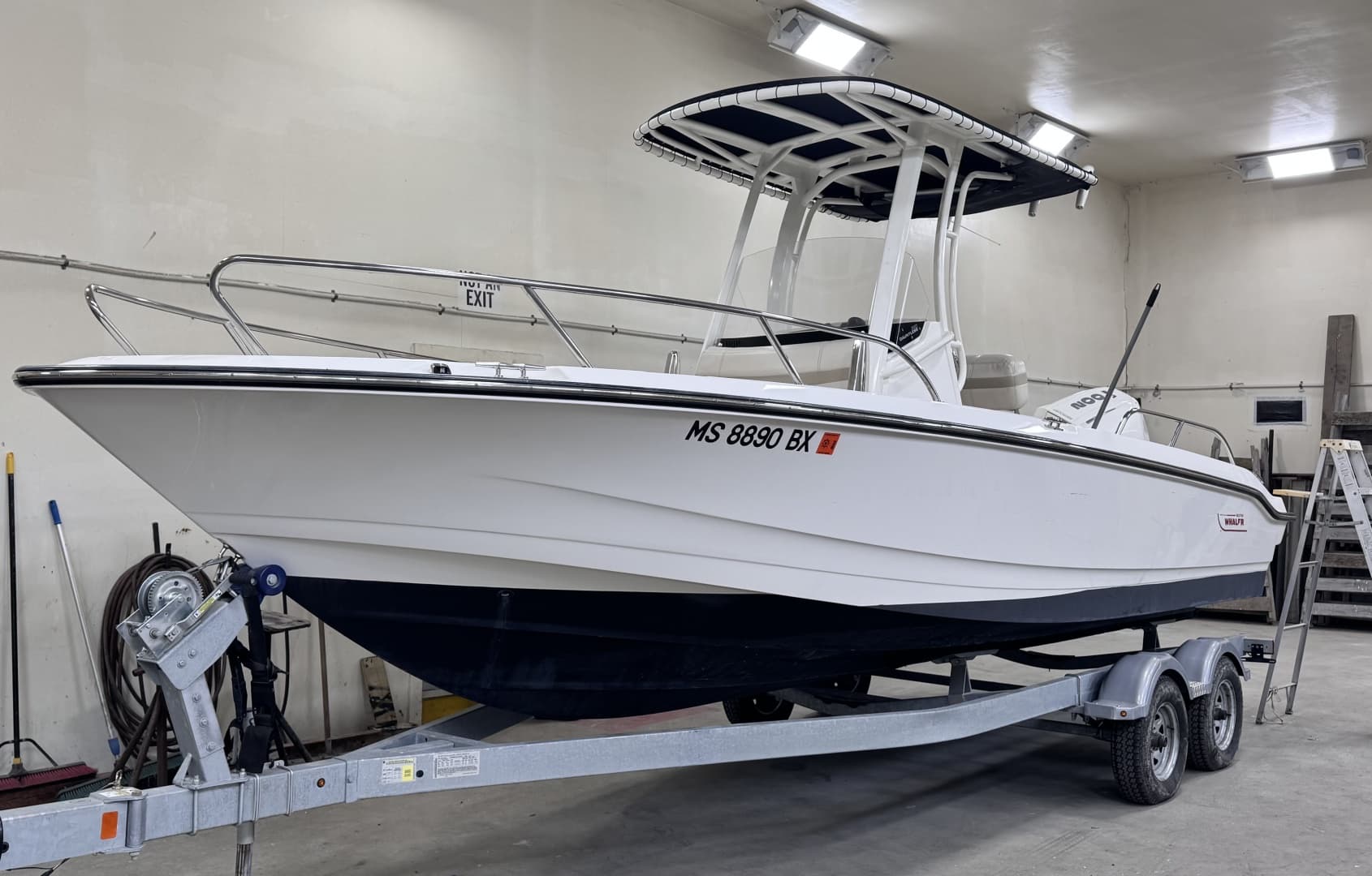 2023 Boston Whaler 220 Dauntless