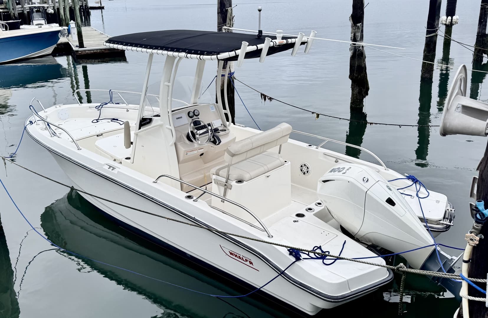 2023 Boston Whaler 220 Dauntless