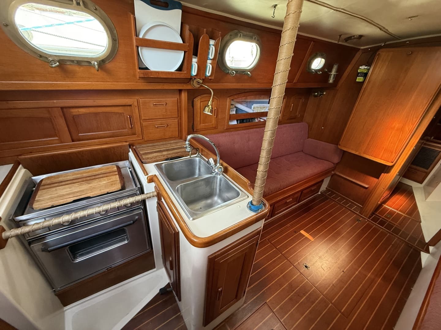 1987 Pacific Seacraft 
