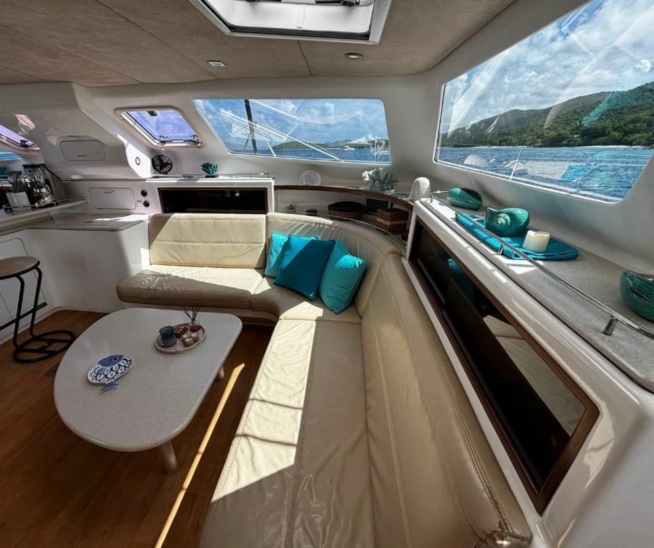 2015 Voyage Yachts 520