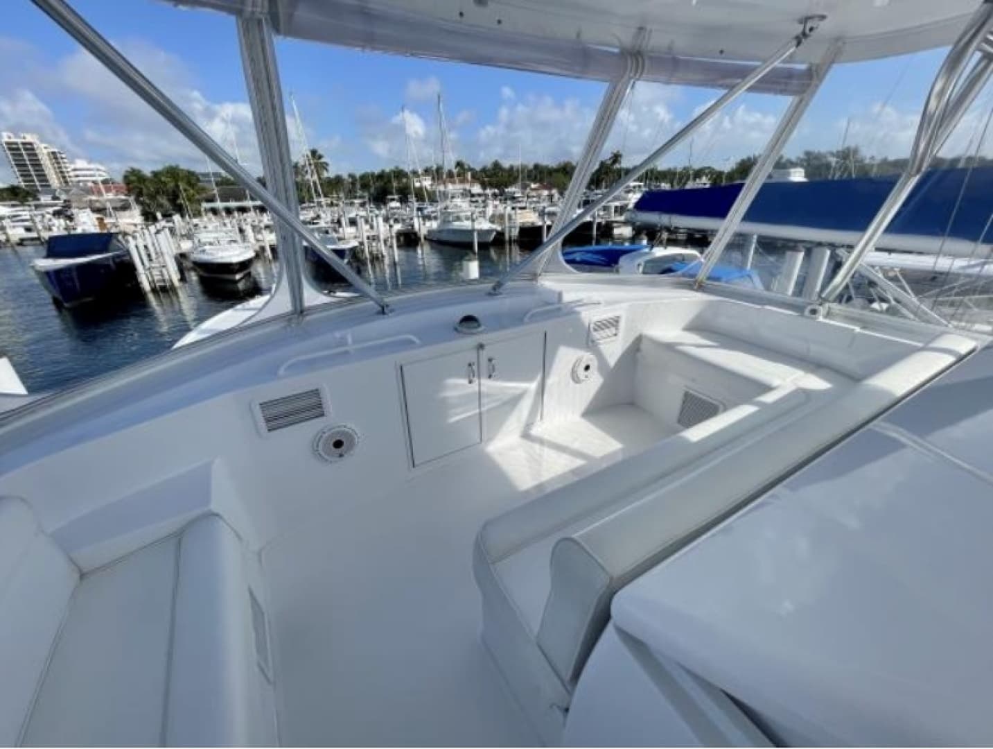 2004 Hatteras 