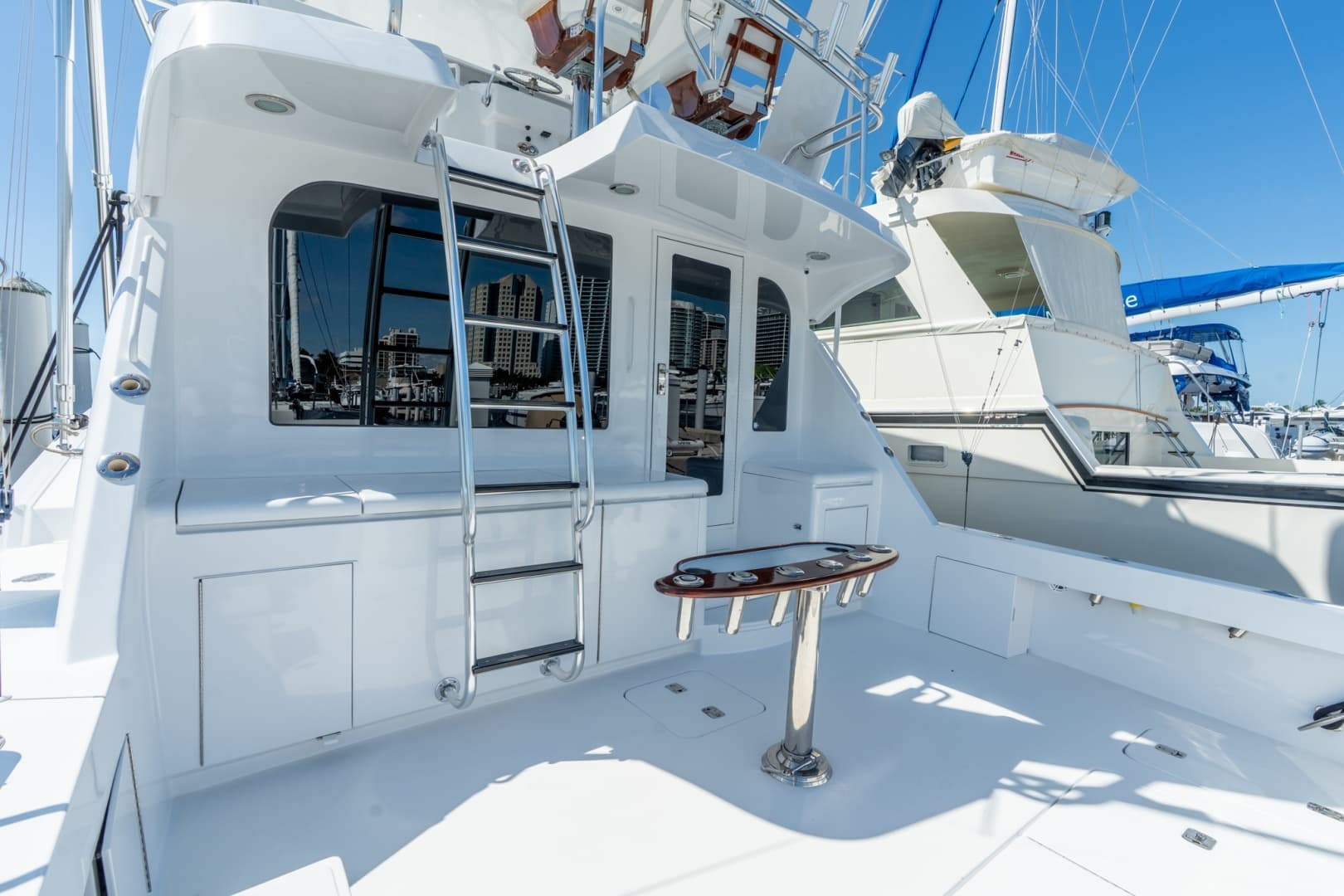 2004 Hatteras 