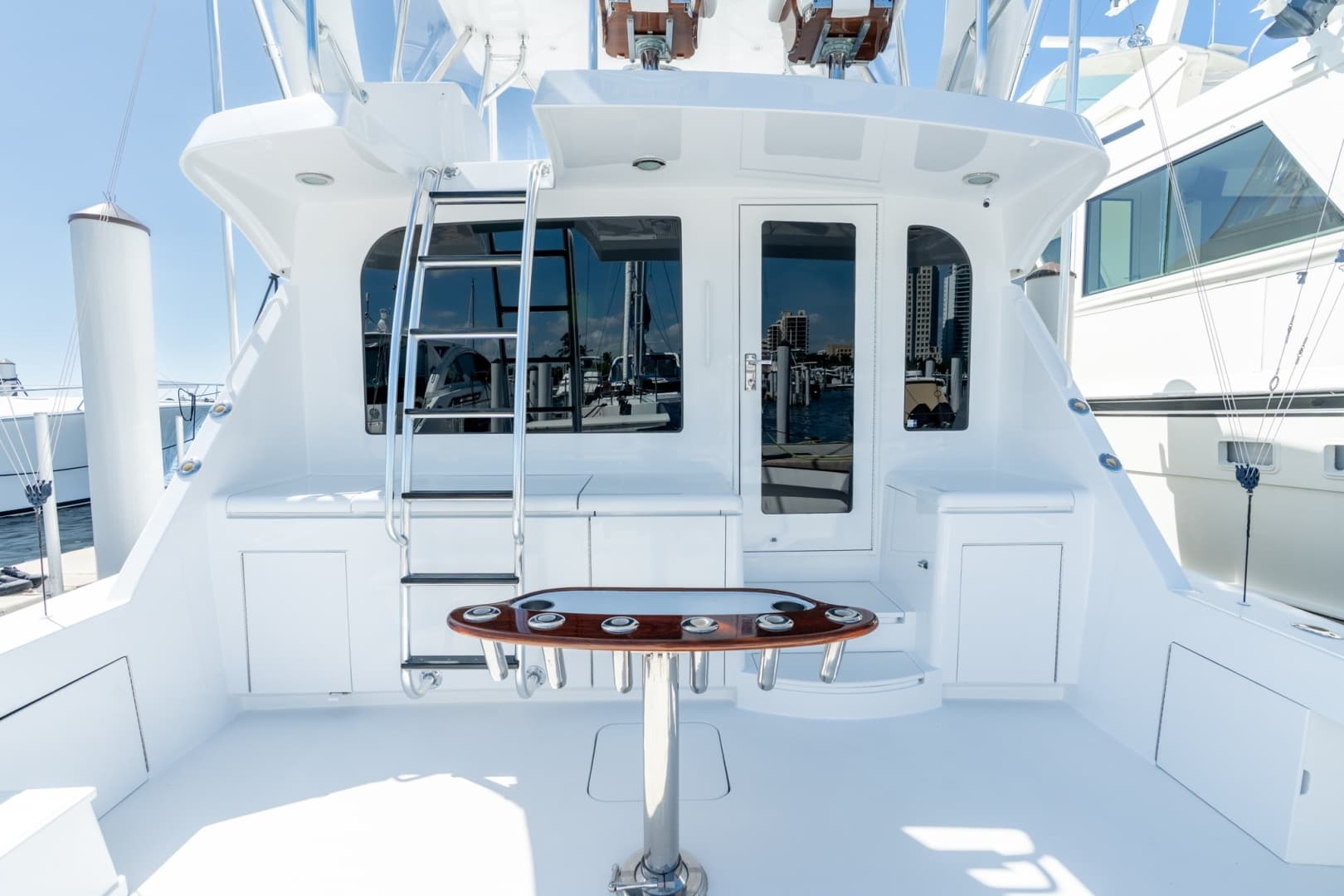 2004 Hatteras 
