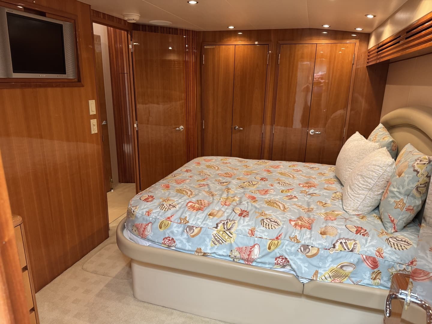 2004 Hatteras 