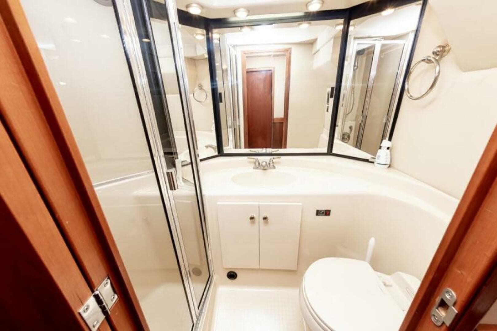 2004 Meridian 490 Pilothouse