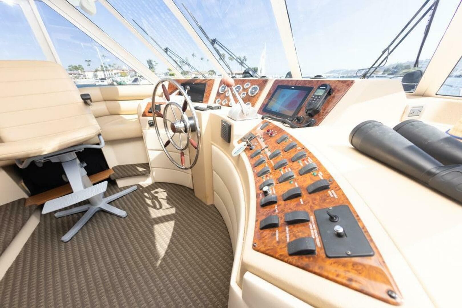 2004 Meridian 490 Pilothouse