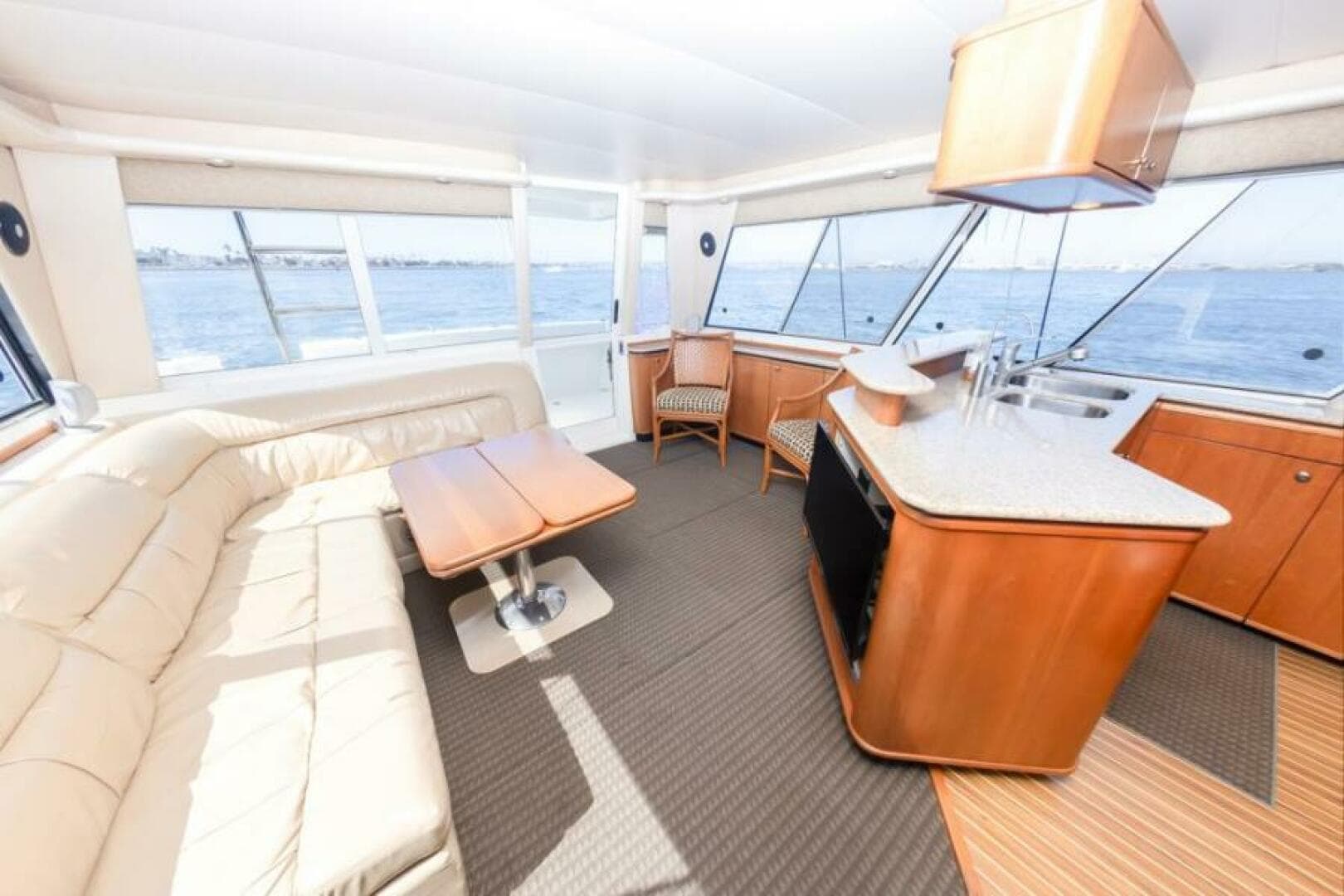 2004 Meridian 490 Pilothouse
