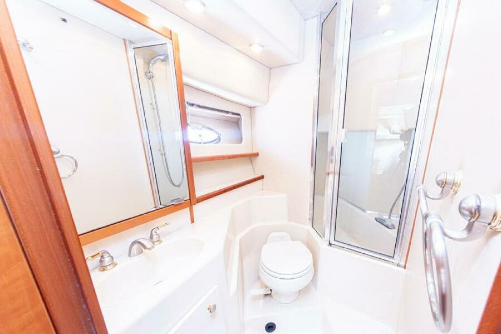 2004 Meridian 490 Pilothouse
