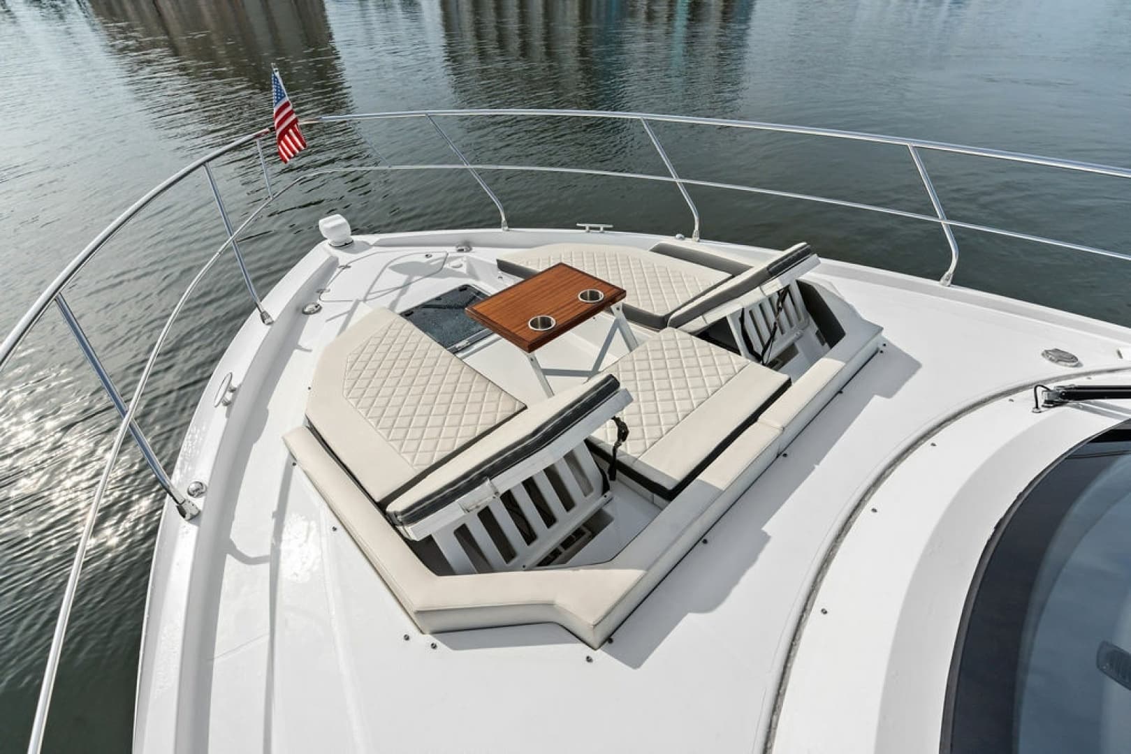 2022 Cruisers Yachts 46 CANTIUS