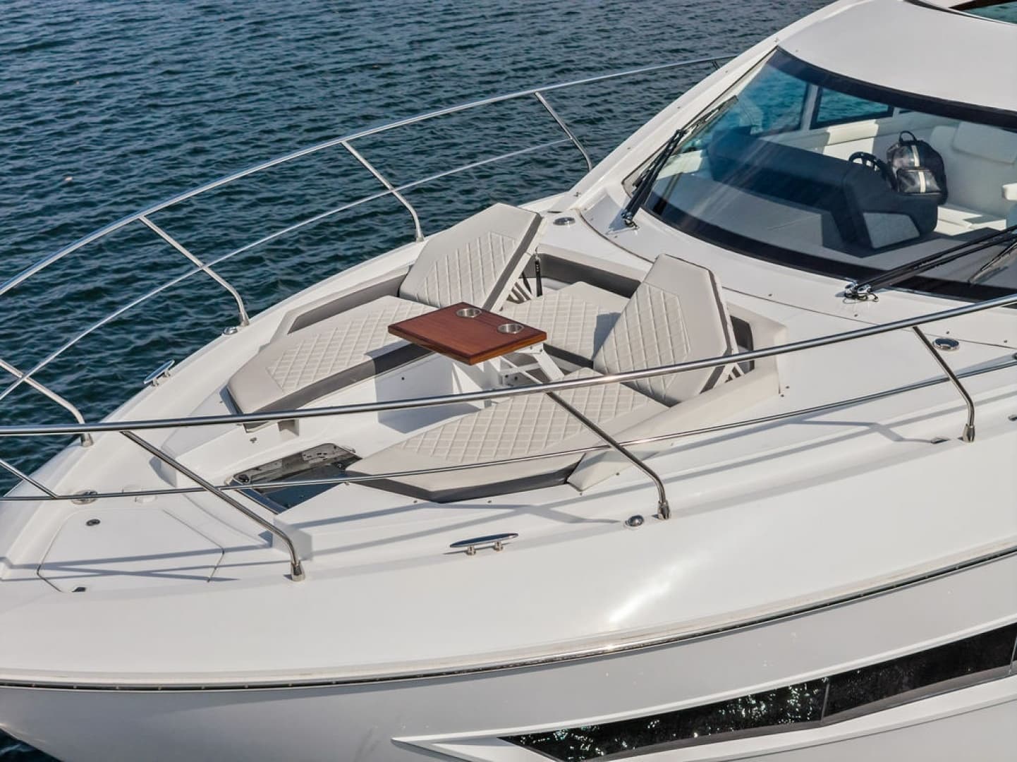 2022 Cruisers Yachts 46 CANTIUS