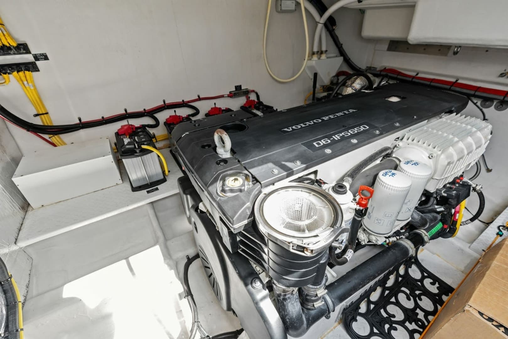 2022 Cruisers Yachts 46 CANTIUS