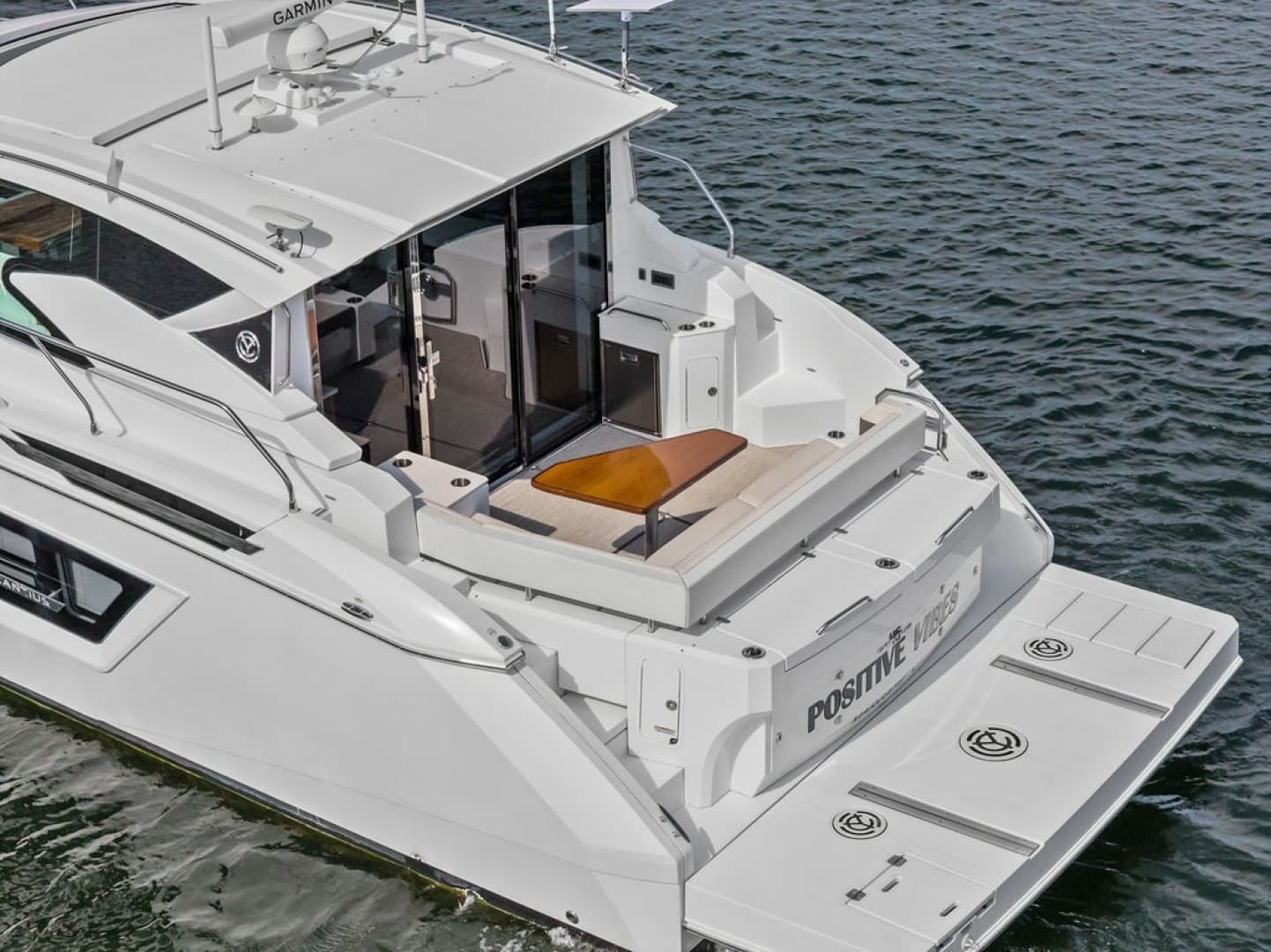 2022 Cruisers Yachts 46 CANTIUS