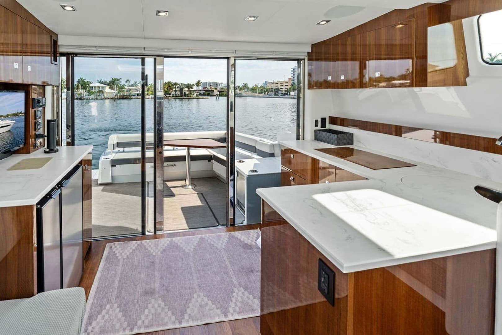 2022 Cruisers Yachts 46 CANTIUS